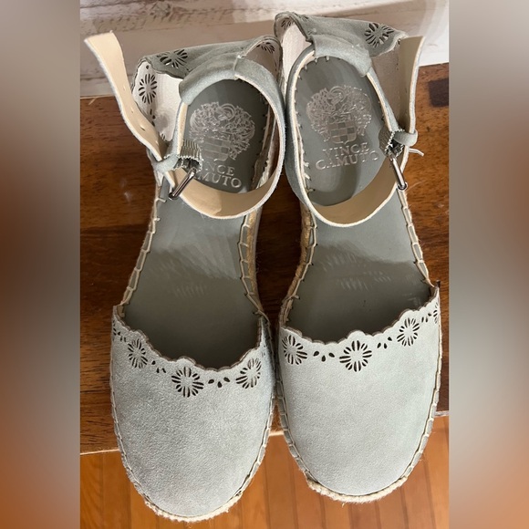 Vince Camuto Breshan Espadrilles in Mint.  Size 6 - Picture 4 of 11